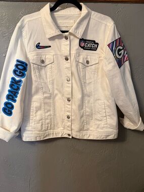 Maurices White Denim Jean Jacket with Green Bay Packers Patches